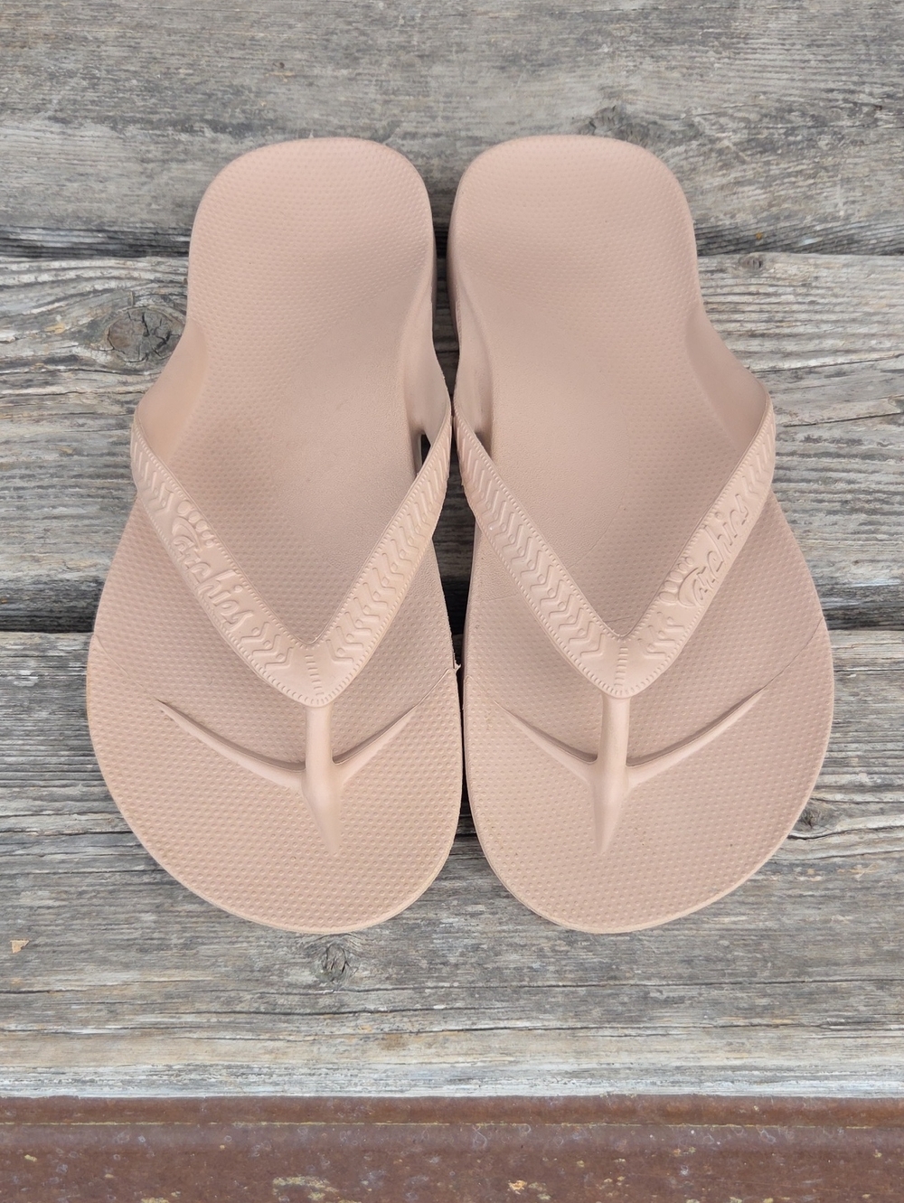 Archies Arch Support Flip Flop Sandals in Tan